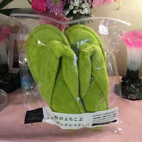 New, unused Uchino Brand Padded Terry Cloth Japanese Slippers Size L - Picture 2 of 5